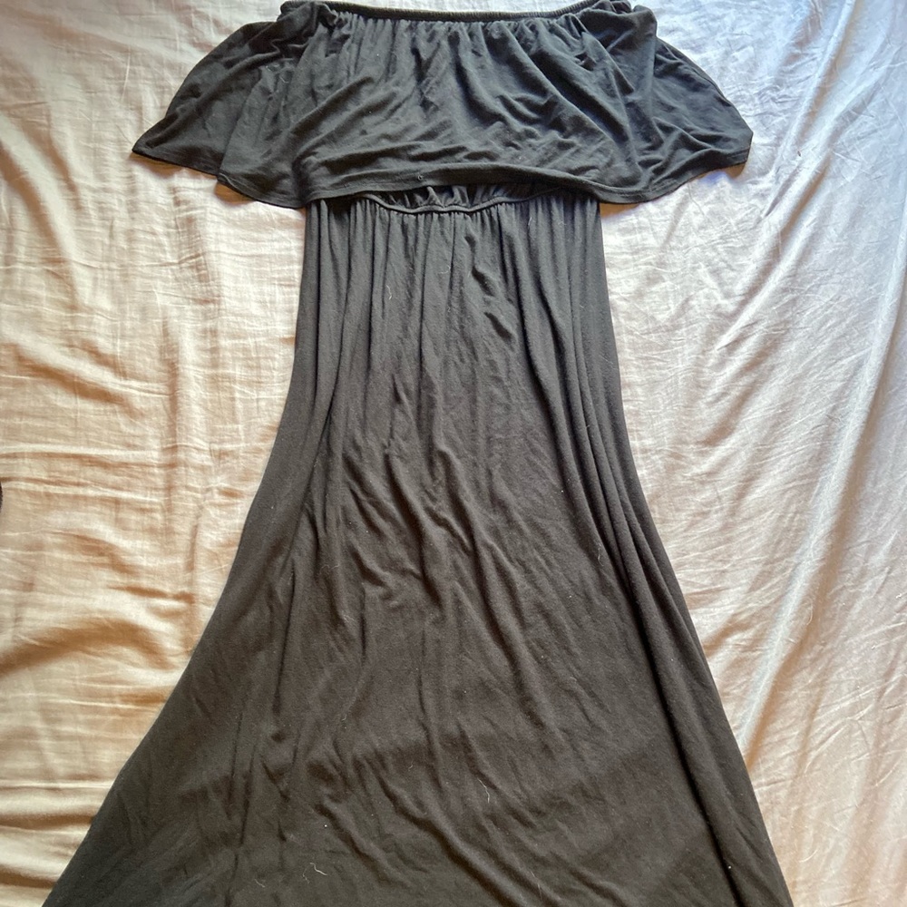 Flowy maxi strapless black dress